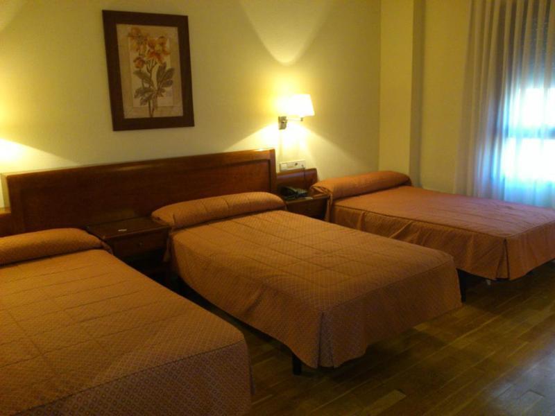 Hostal Plaza Mayor توريخون ذي أرذوث المظهر الخارجي الصورة