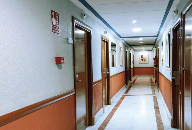 Hostal Plaza Mayor توريخون ذي أرذوث المظهر الخارجي الصورة