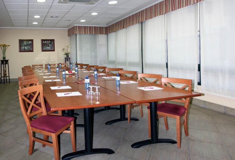 Hostal Plaza Mayor توريخون ذي أرذوث المظهر الخارجي الصورة