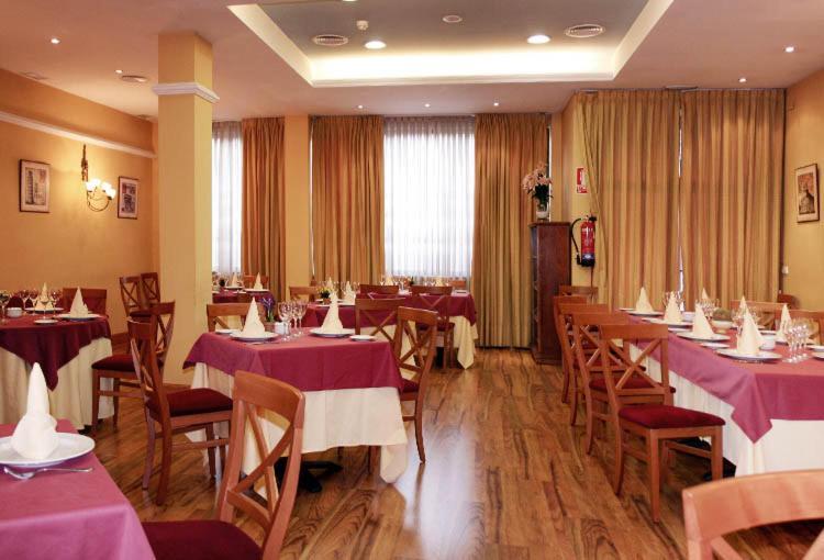 Hostal Plaza Mayor توريخون ذي أرذوث المظهر الخارجي الصورة