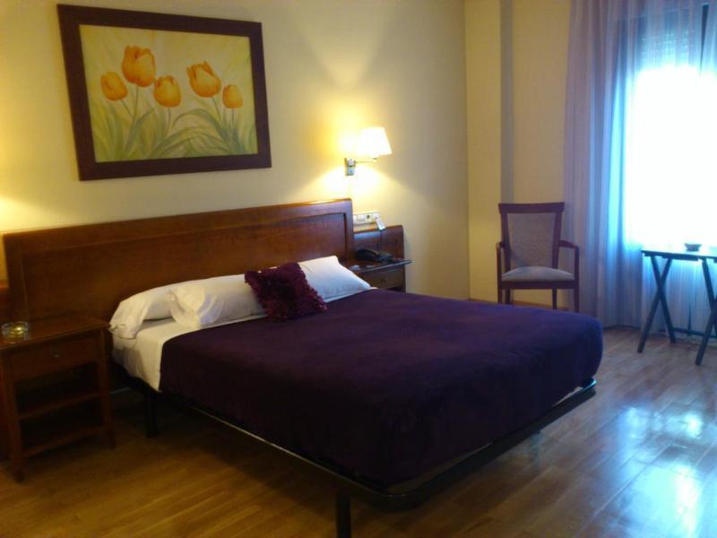 Hostal Plaza Mayor توريخون ذي أرذوث المظهر الخارجي الصورة